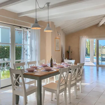 別荘 Luka プーラ