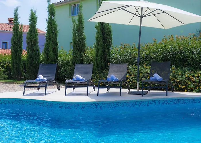 Semesterbostad Luka *