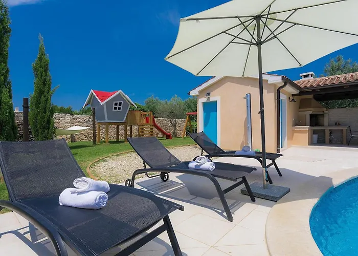 Semesterbostad Luka Pula